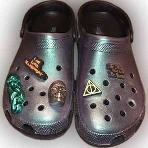 CROCS Harry Potter Men’s Iridescent The Dark Arts Lord Voldemort Foam Sandals 11